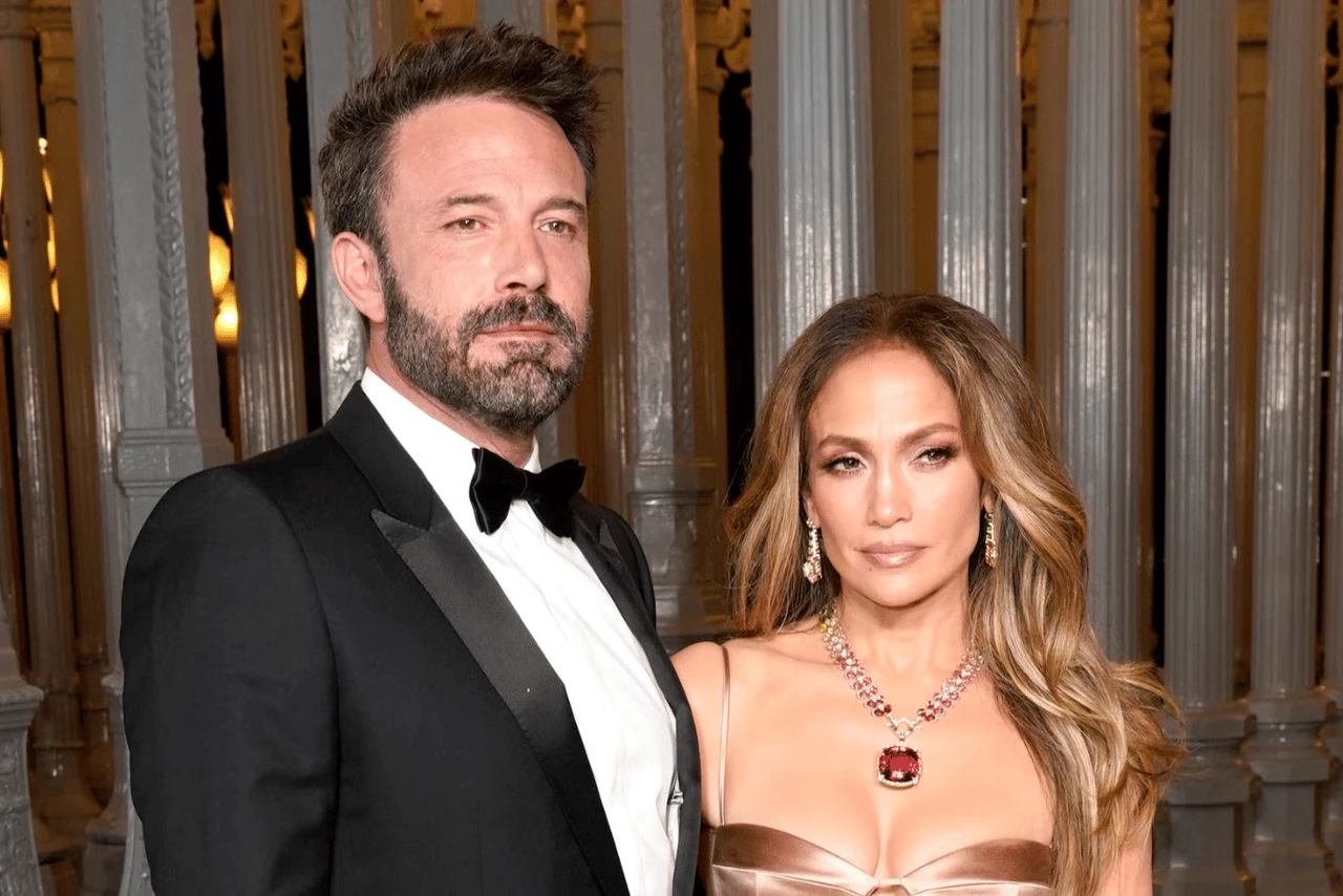 Ben Affleck Calls Jennifer Lopez 'Spectacular' and She Responds at Film Premiere